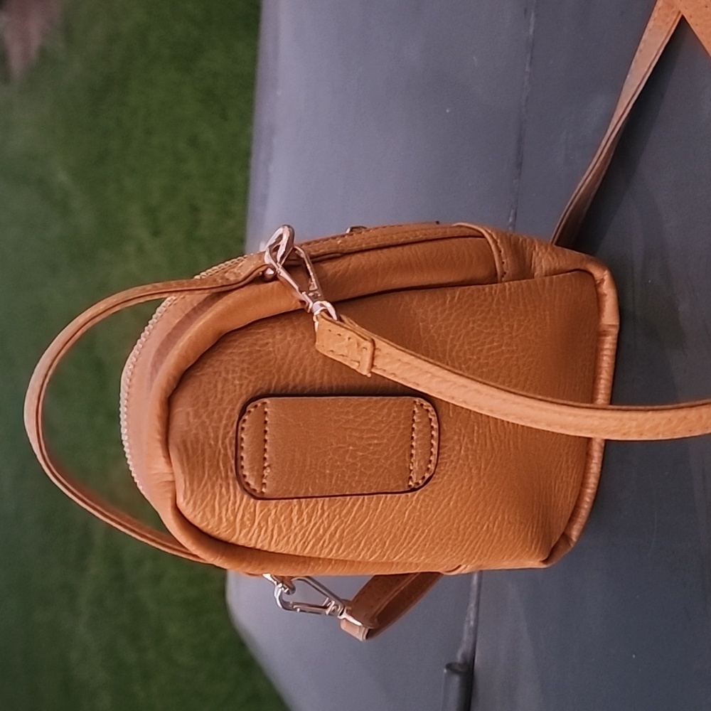 Mellow world Elegant Mustard Woven Crossbody FannyPack Bag - Picture 3 of 10